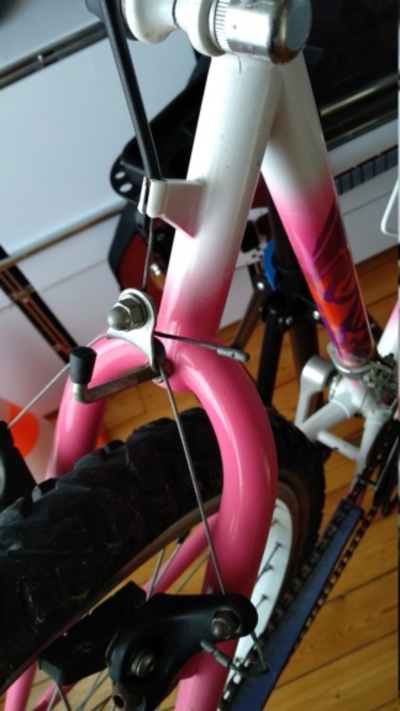 Cable hanger and cable catcher