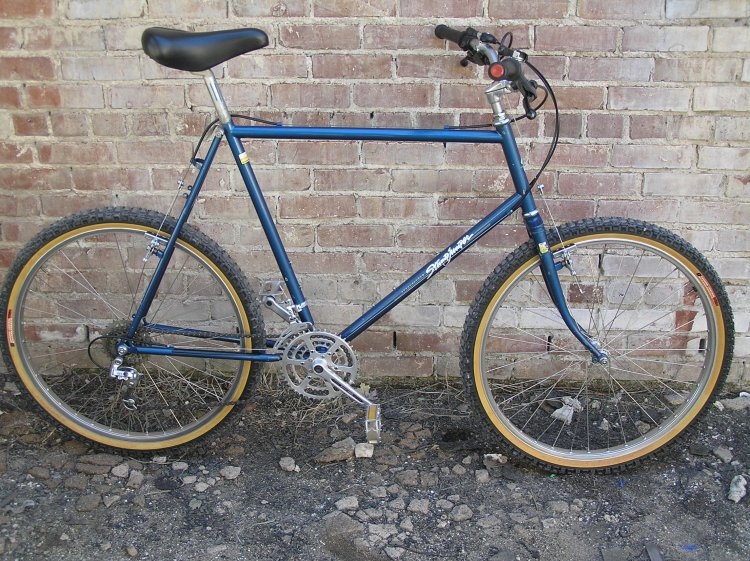 http://mombatbicycles.com/MOMBAT/Bikes/1982_Stumpjumper_0683.html http://mombatbicycles.com/MOMBAT/Bikes/1982_Stumpjumper_0683.html