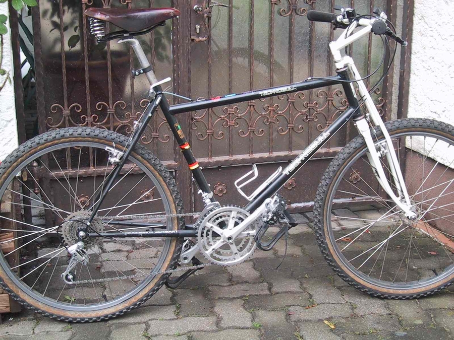1985.jpg 1985.jpg